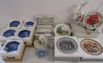 Bing & Grondahl Christmas plates, Ardleigh & Elliott trinket boxes, Wedgwood, 3d poinsettia Bradex