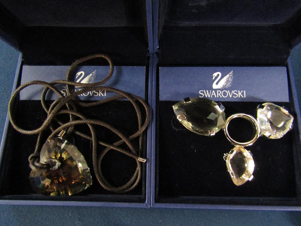 Collection of boxed Swarovski crystal jewellery includes brooches, necklaces, rings, bangle etc - Image 2 of 13