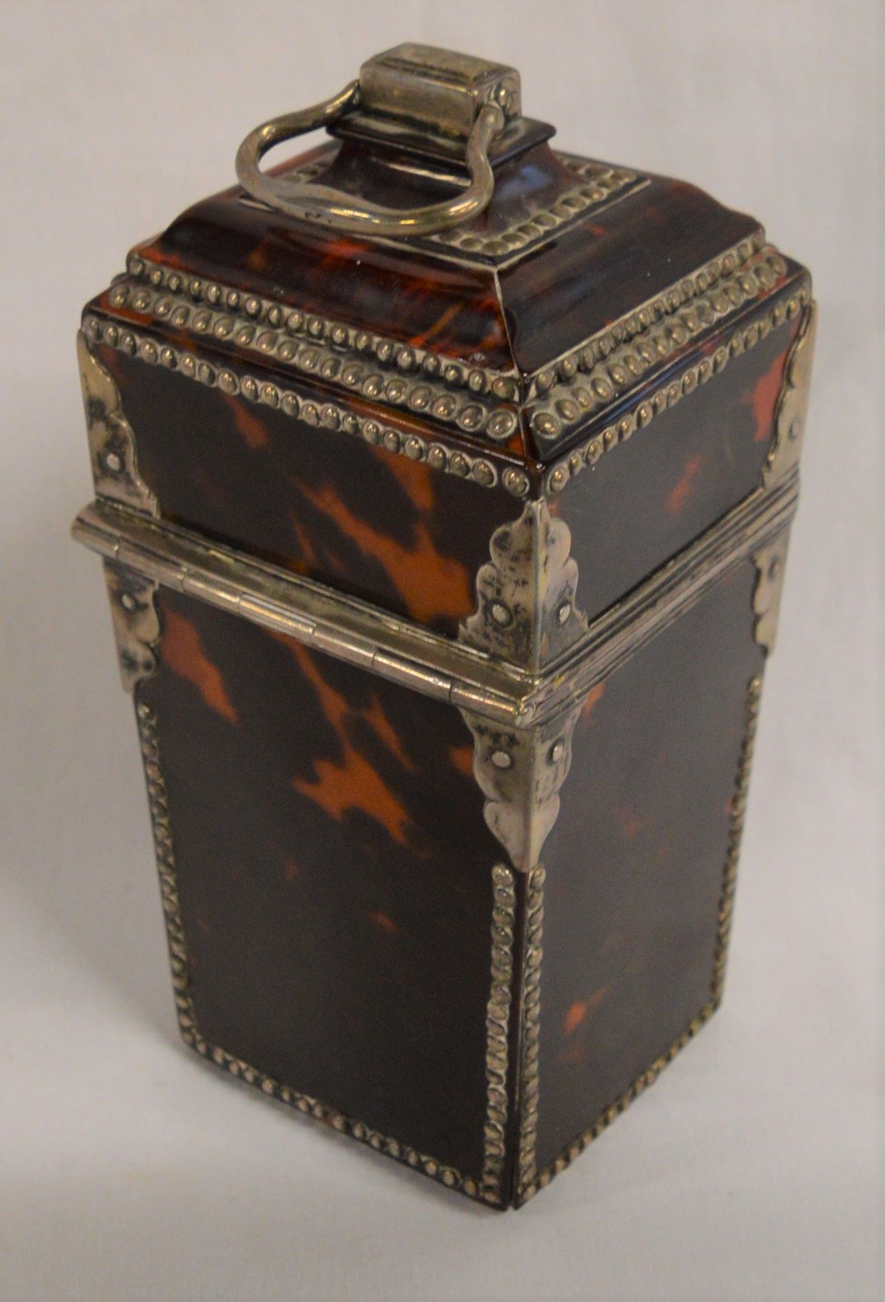 Continental tortoiseshell tea caddy (possibly originally a necessaire) with white metal - Image 2 of 5