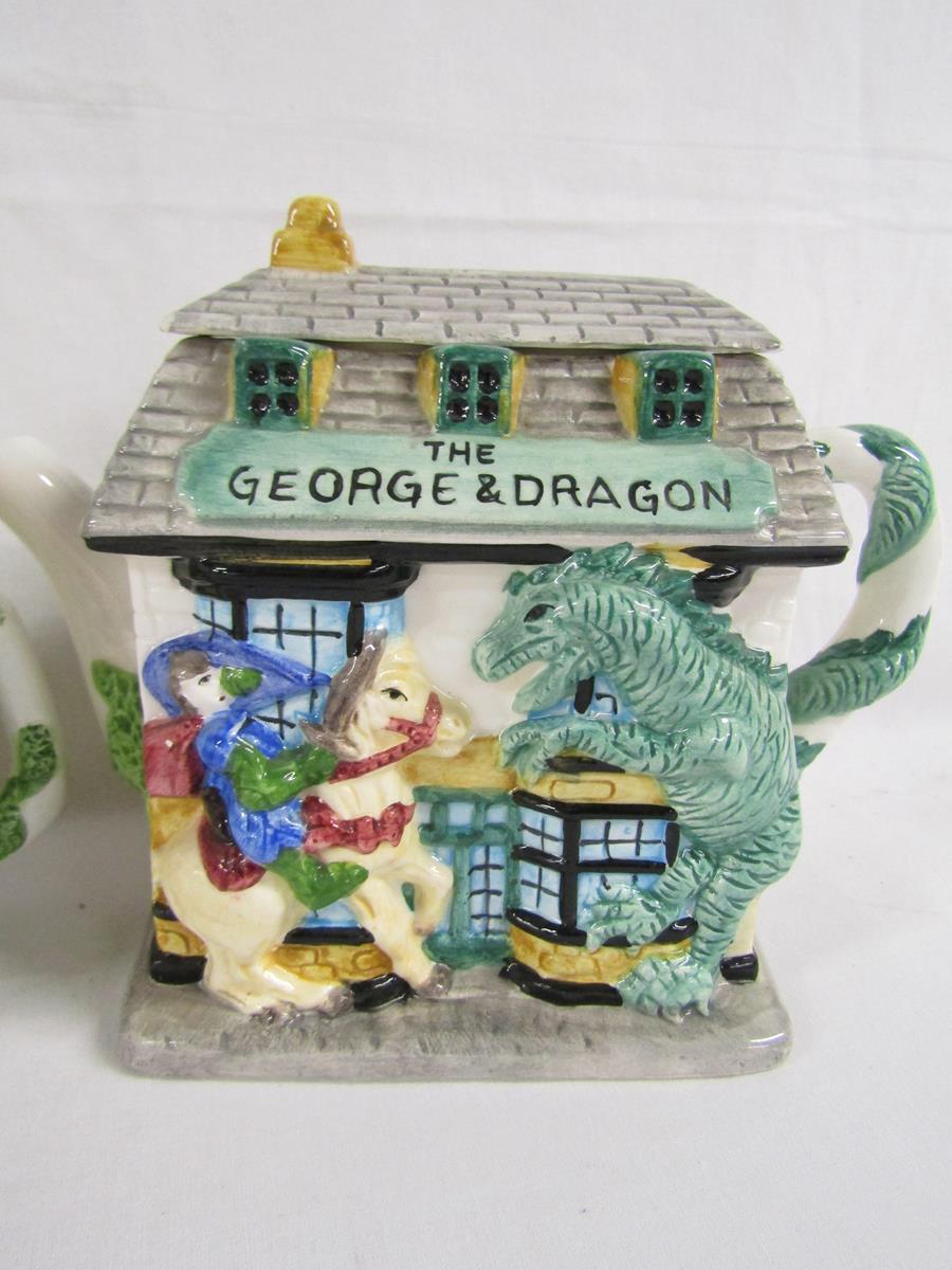11 teapots include George and the Dragon and Red lion pub, butcher, Anne Hathaway's cottage, - Image 6 of 7