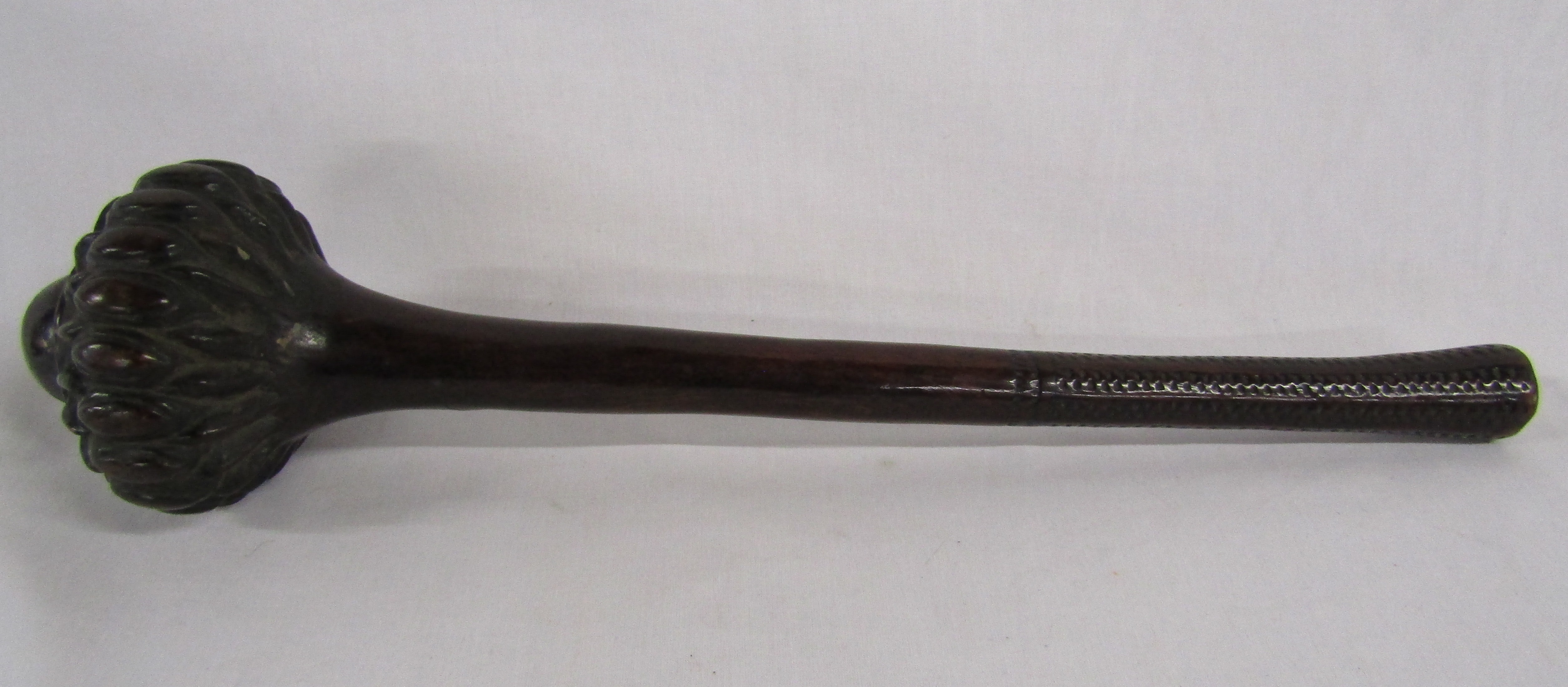 Fijian Ula Tavatava - throwing club with carved head with handle tally marks - approx. 43cm - Image 6 of 6