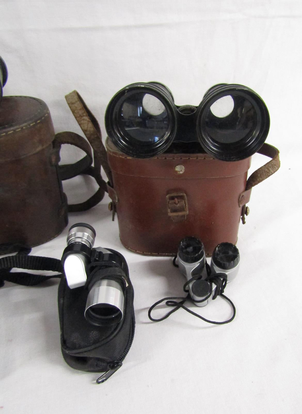 Collection of binoculars includes Oxley field 6.5, Military Regulation and an empty Bausch & Lomb - Image 4 of 11