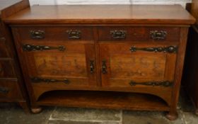 Late 19th/early 20th century Arts & Crafts oak sideboard with bronze handles & strap hinges L