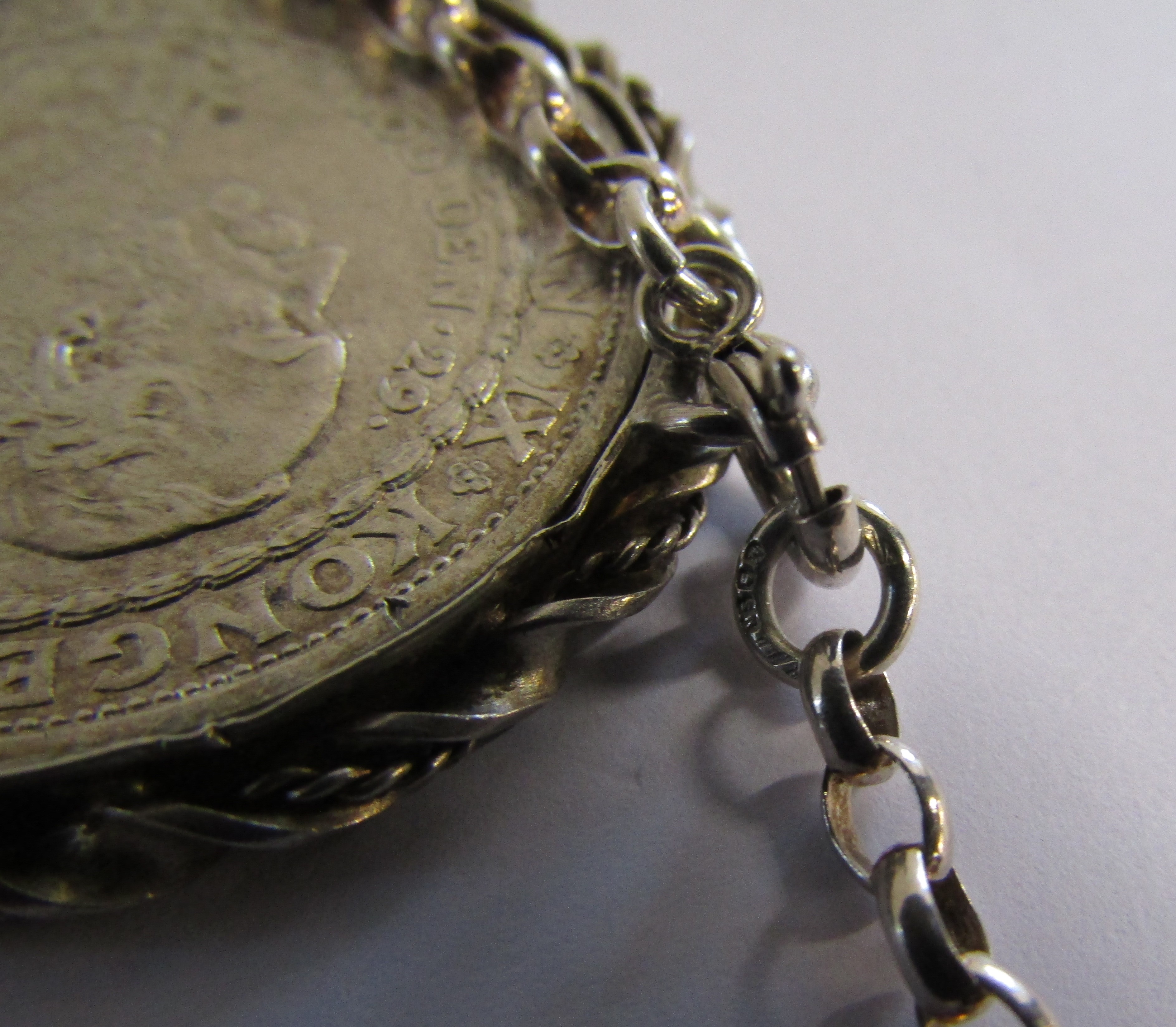 Silver belcher chain with mounted 1906 Kroner, silver brooch and silver ring - total weight 1.27ozt - Image 6 of 8