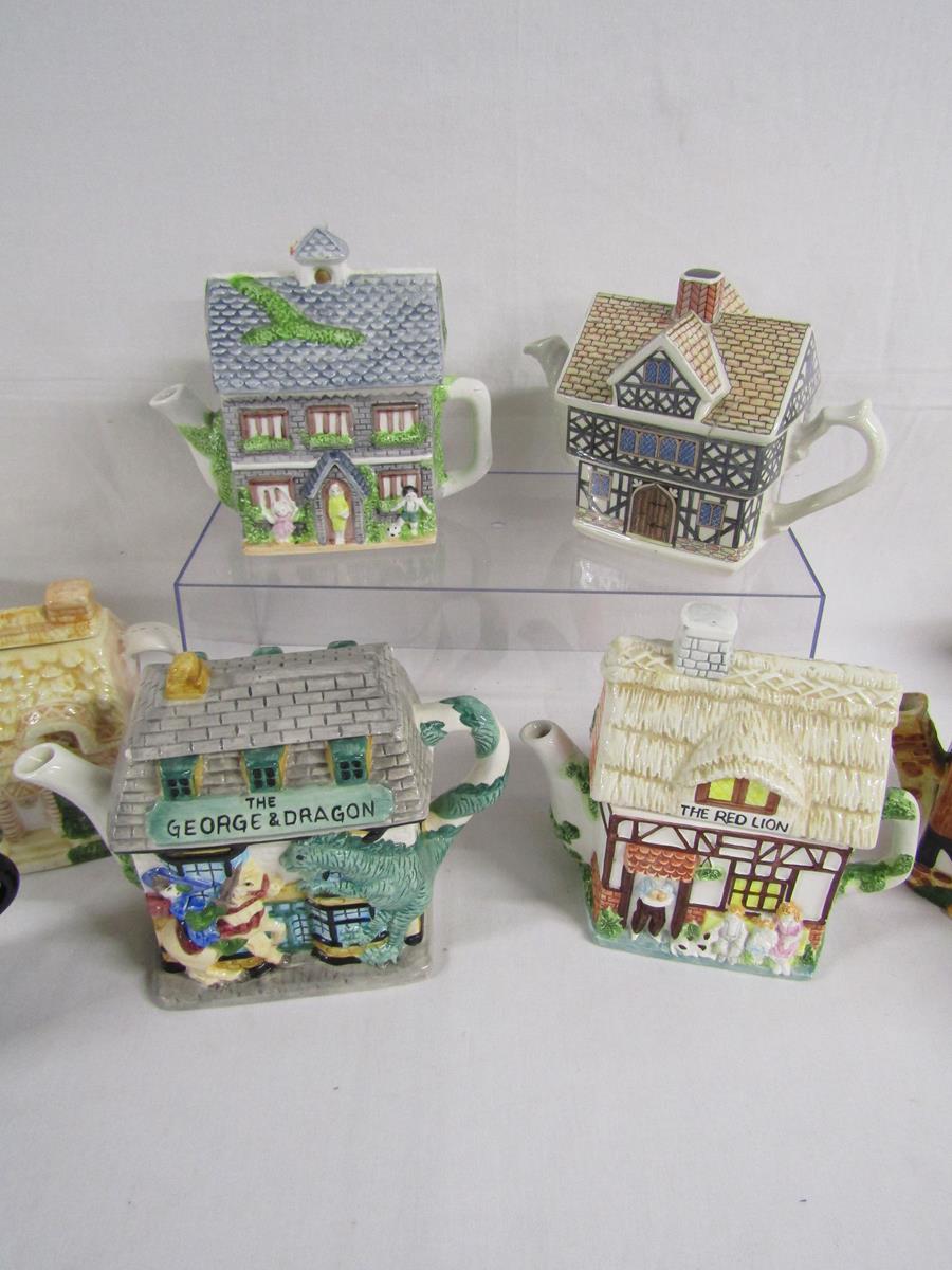 11 teapots include George and the Dragon and Red lion pub, butcher, Anne Hathaway's cottage, - Image 3 of 7