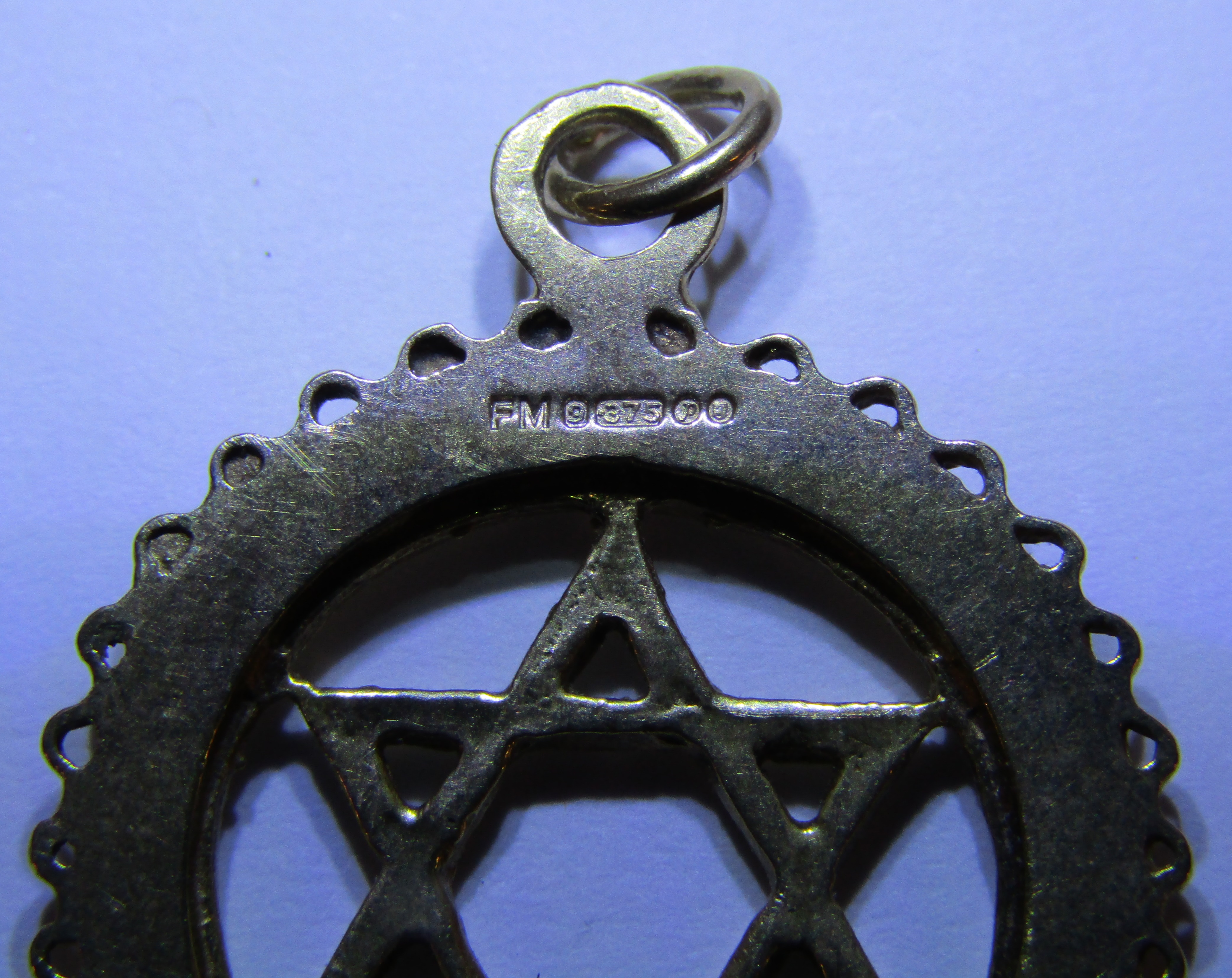 9ct gold star of David pendant, gold band and bracelet - total weight 5.03g - Image 5 of 7