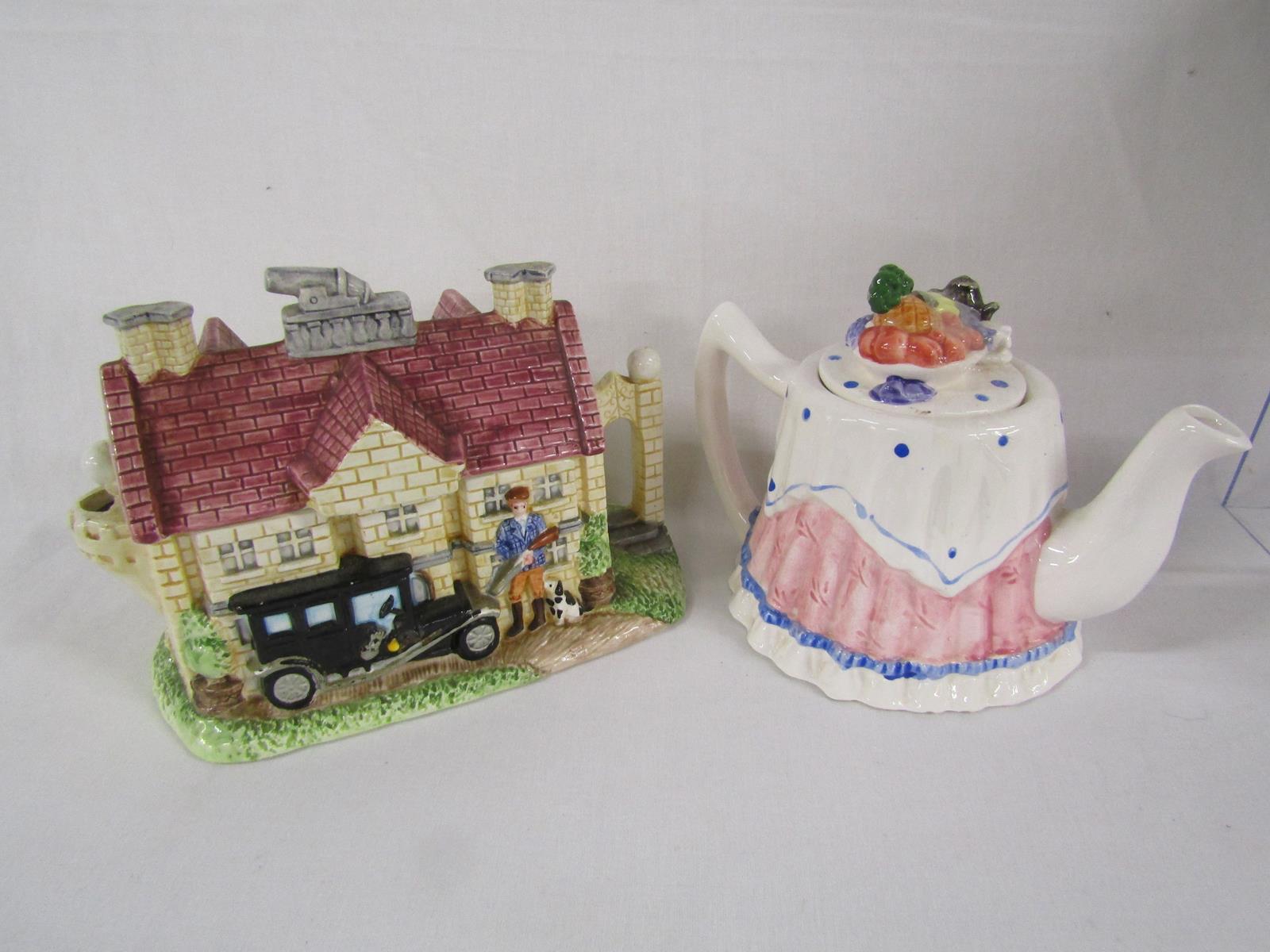 12 teapots includes Leonardo Antiques, theatre royal and country manor, florist, tea for one, The - Image 6 of 7