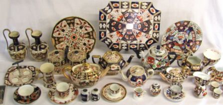 Large quantity of Imari style ceramics, including some Royal Crown Derby, Davenport, Spode,