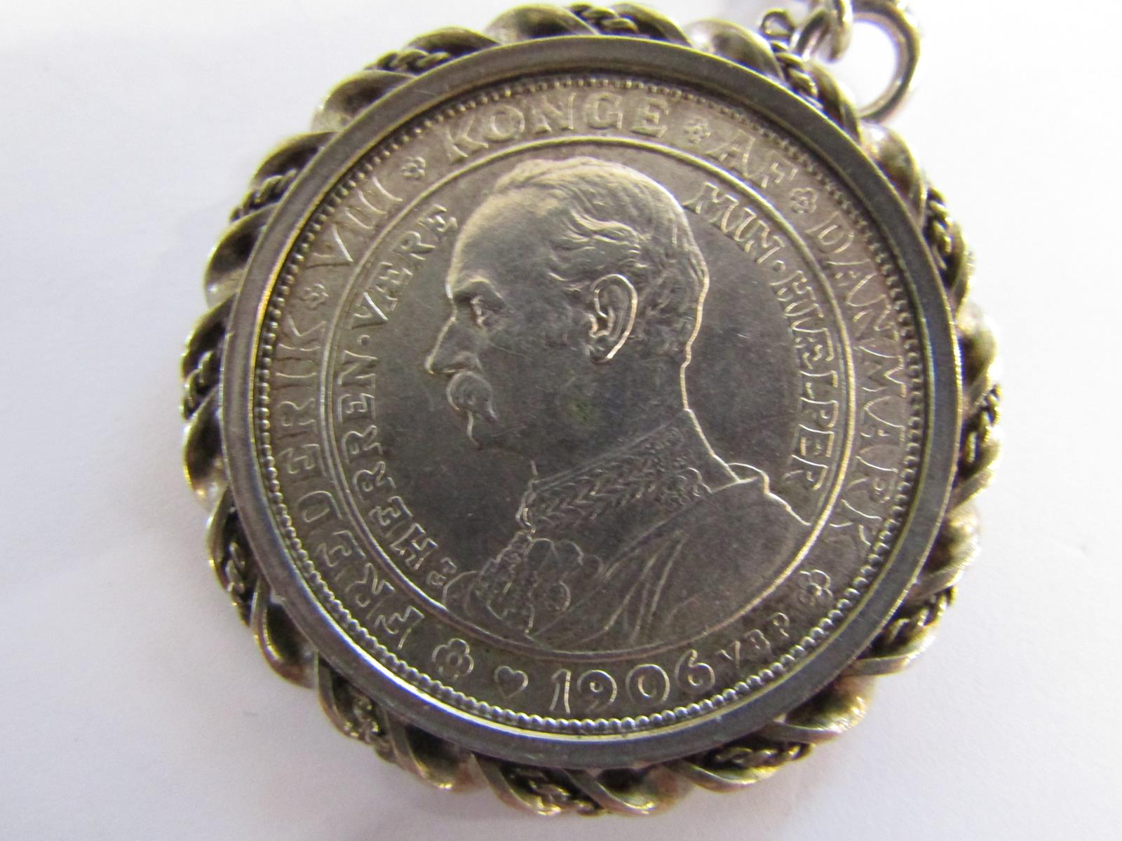 Silver belcher chain with mounted 1906 Kroner, silver brooch and silver ring - total weight 1.27ozt - Image 7 of 8