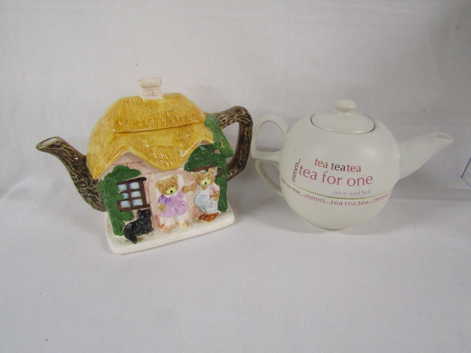 12 teapots includes Leonardo Antiques, theatre royal and country manor, florist, tea for one, The - Image 4 of 7