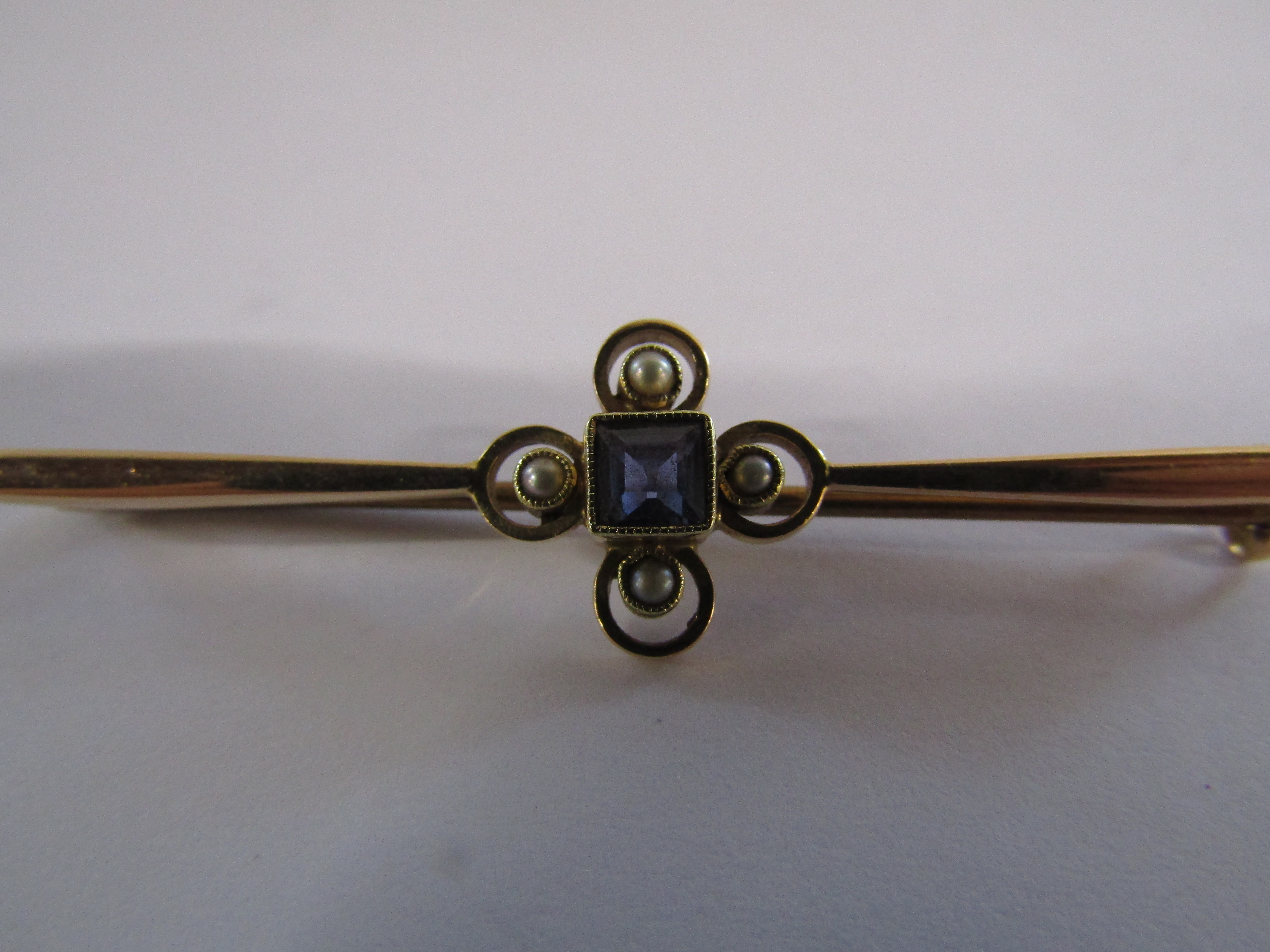 15ct gold sapphire and seed pearl bar brooch  total weight 3.27g - Image 2 of 3