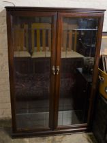 Mahogany display cabinet Ht 127cm W 83cm