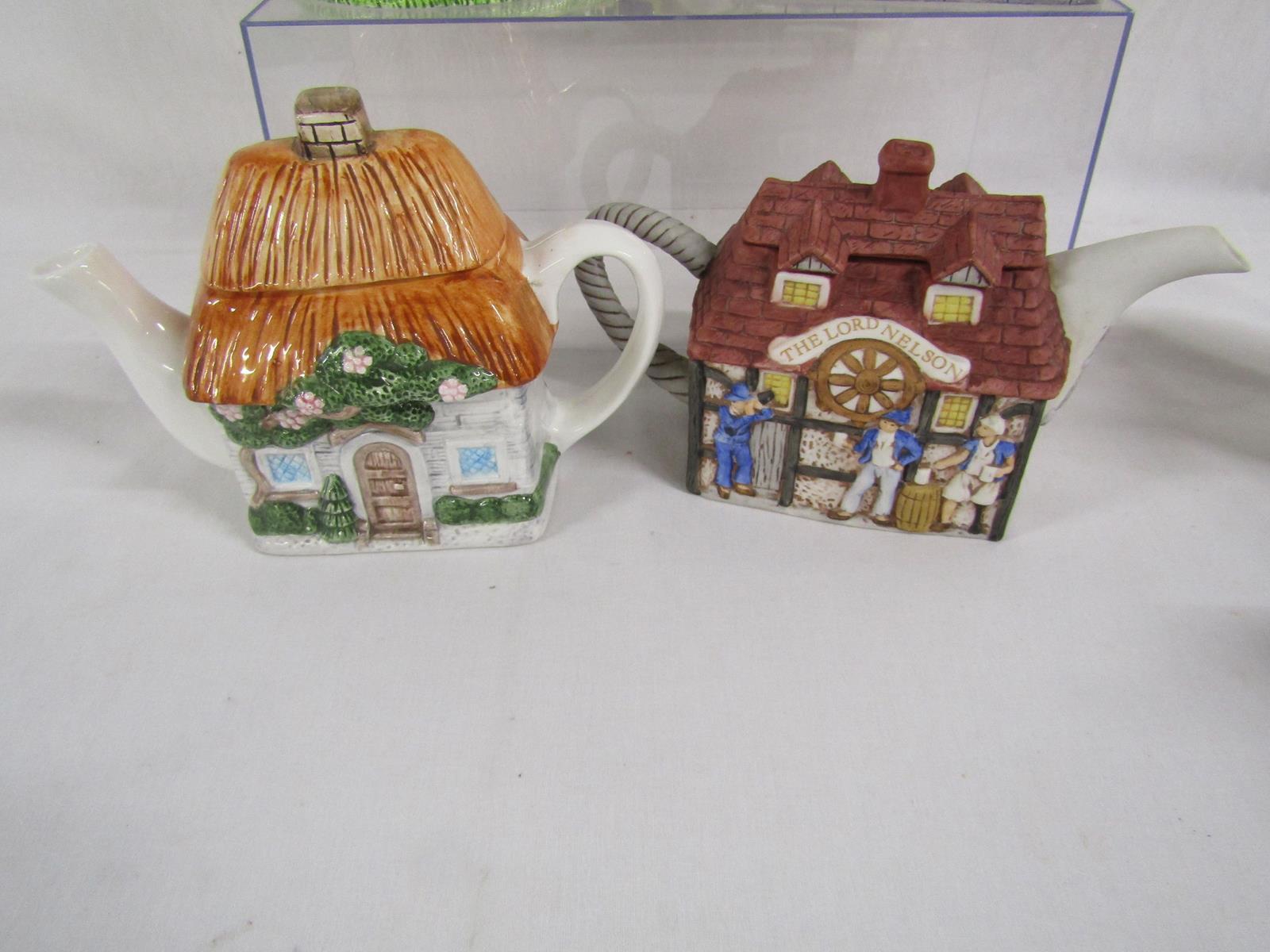 10 teapots to include washing machine Leonard ' The Crown', a crown, Primrose Cottage and Bell - Image 4 of 6