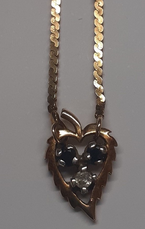 9ct Gold Necklace & Heart Pendant