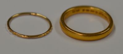 22ct Gold Wedding Band & 9ct Gold Ring