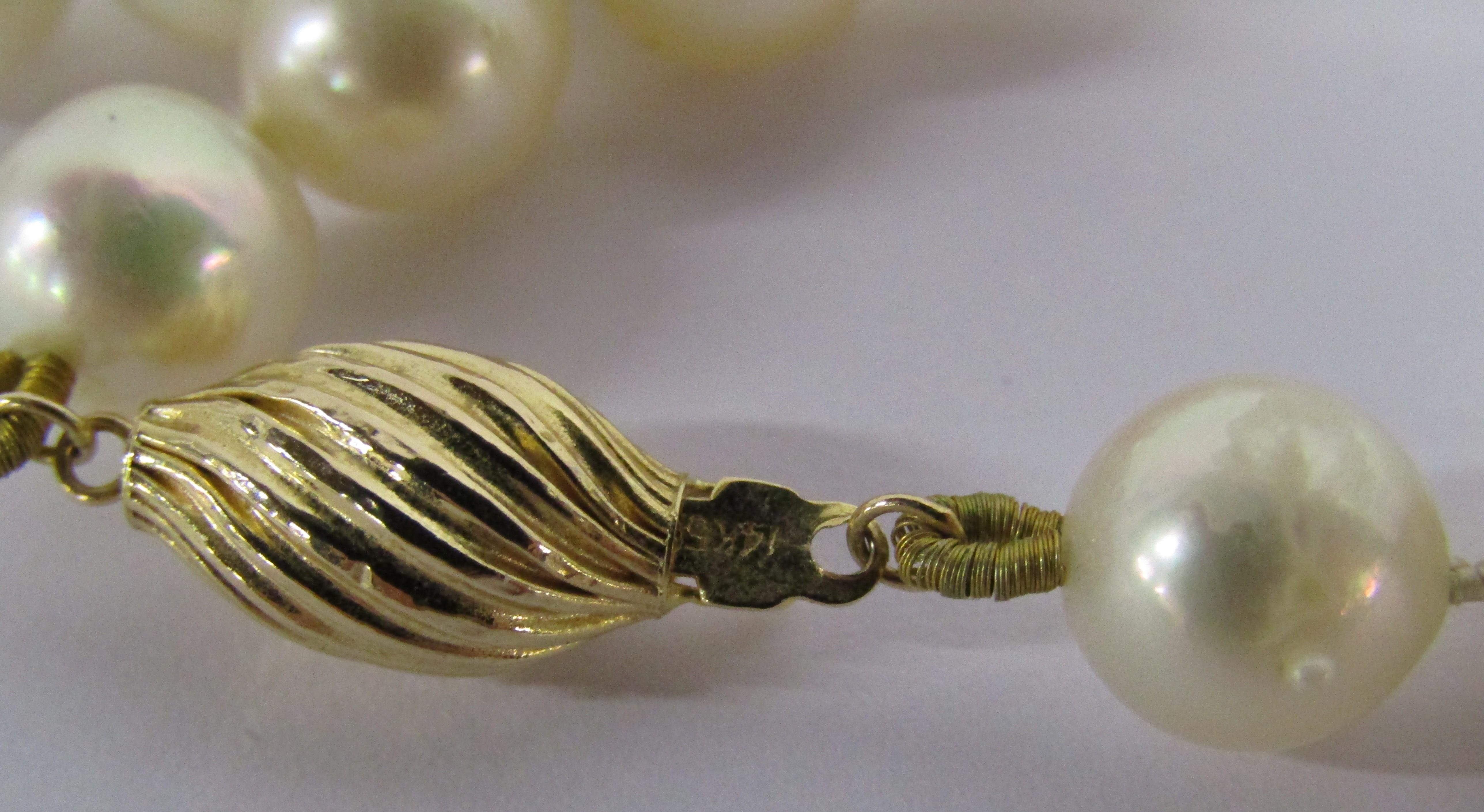 Double String of Knotted Pearls with 14ct (kt) Clasp - Image 3 of 5