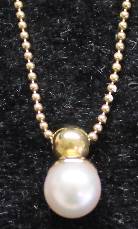 18ct Gold Jersey Pearl Pendant on Chain
