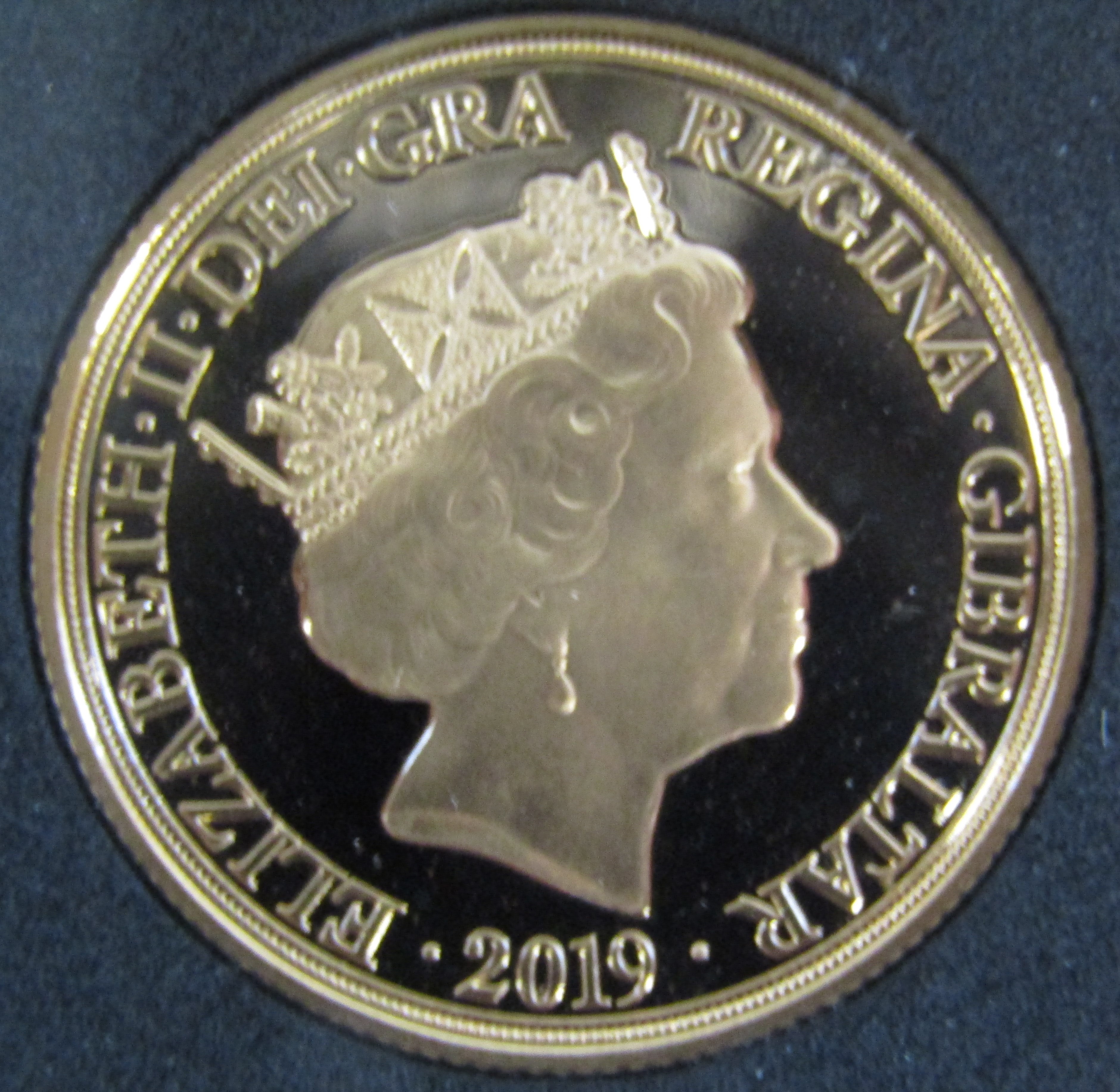 Elizabeth II & Victoria 2019 Gold Proof Double Sovereign - Image 2 of 2