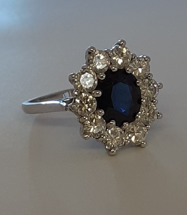 18ct White Gold Sapphire & Diamond Cluster Ring