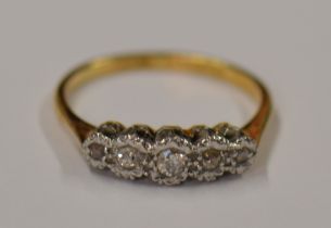 18ct Gold Illusion Set 5 Stone Diamond Ring