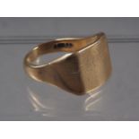 A 9ct gold signet ring (band split), 9.6g