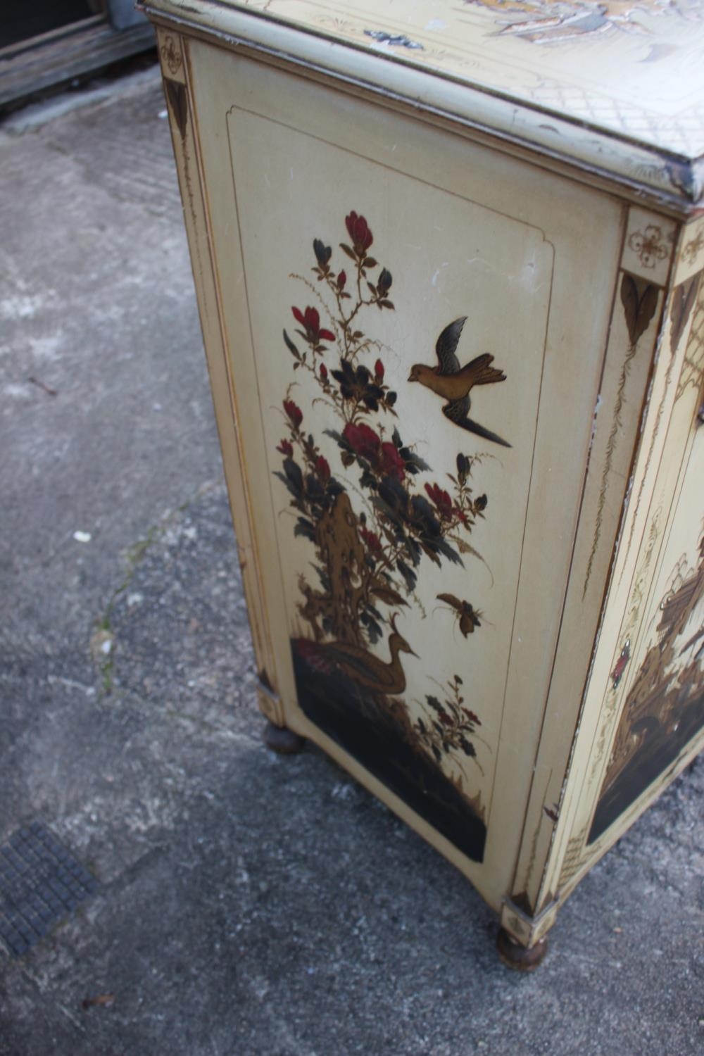 A 1930s chinoiserie white lacquered and gilt decorated record cabinet with fitted interior - Image 2 of 6