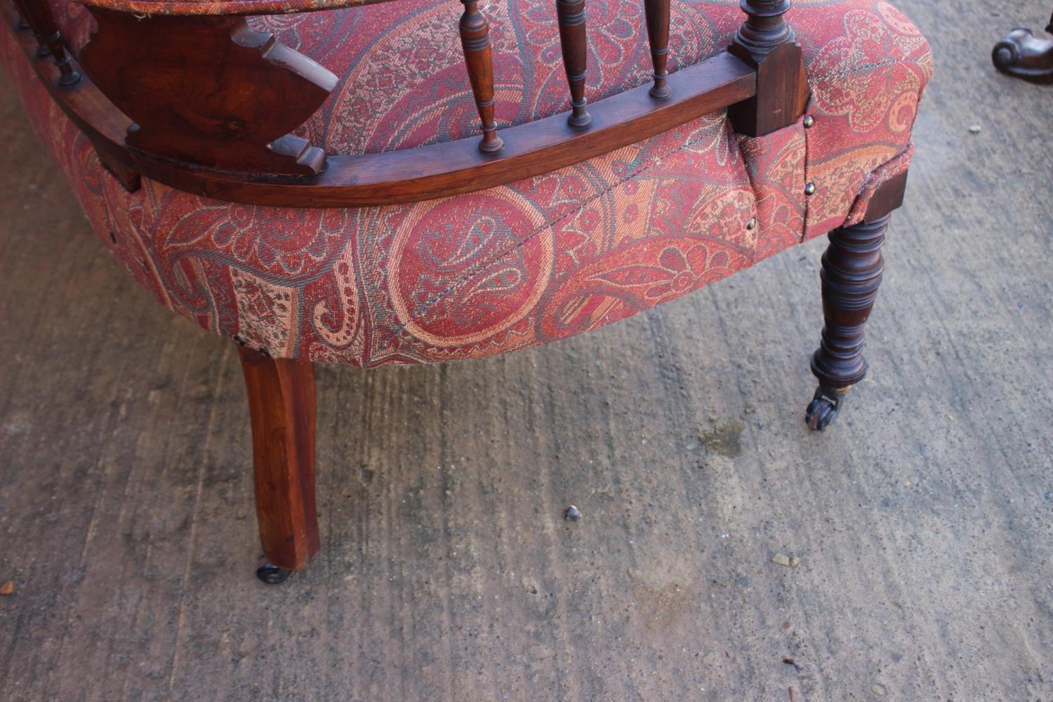 An early 20th century rosewood and line inlaid "conversation" settee with splat and spindle padded - Image 6 of 7