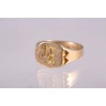 An 18ct gold signet ring, size V, 9.5g