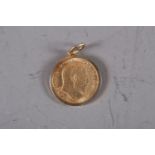 A 1905 gold half sovereign, in pendant mount