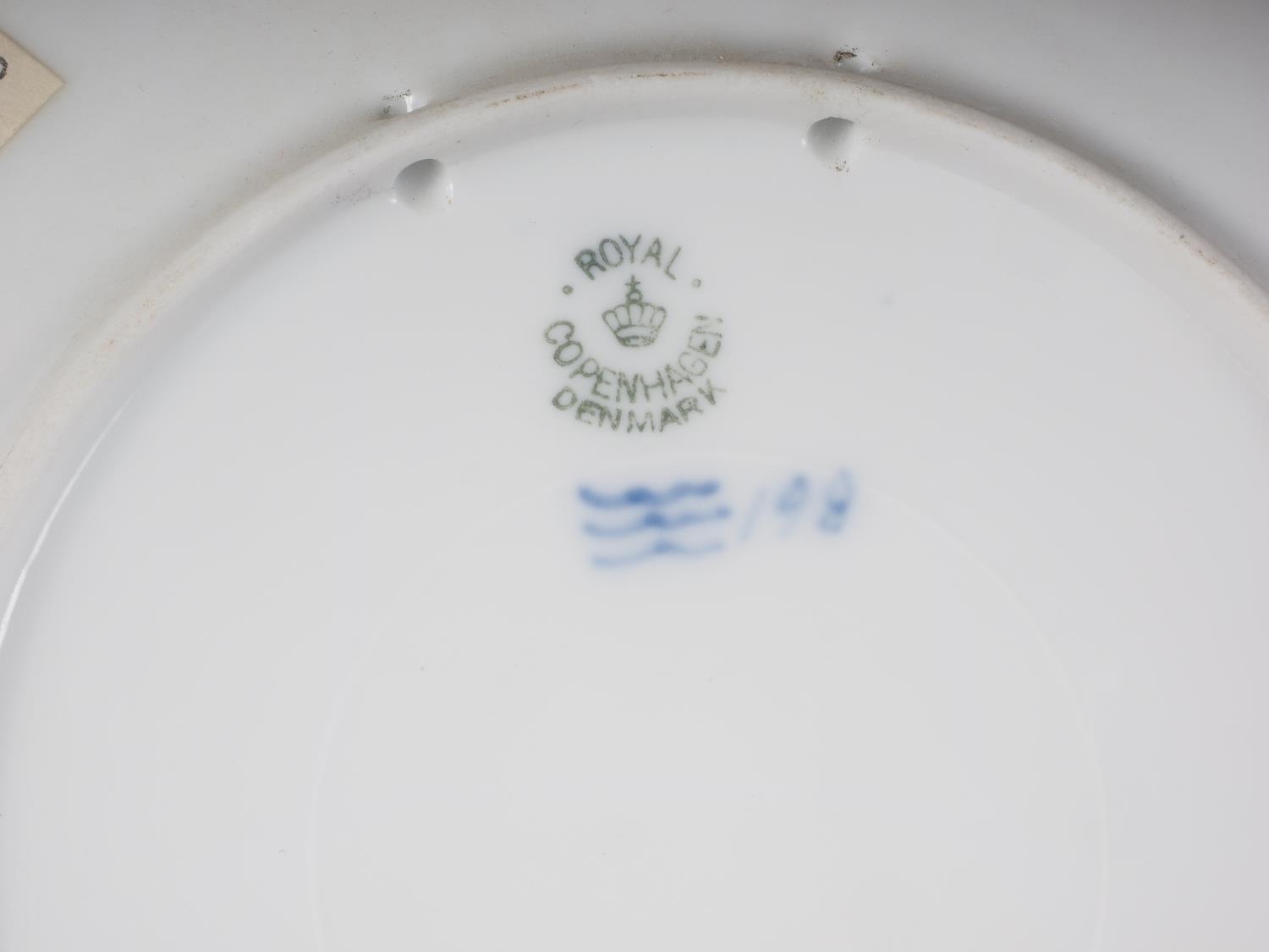 Two Royal Copenhagen Christmas plates, 1920 and 1926 - Image 3 of 4