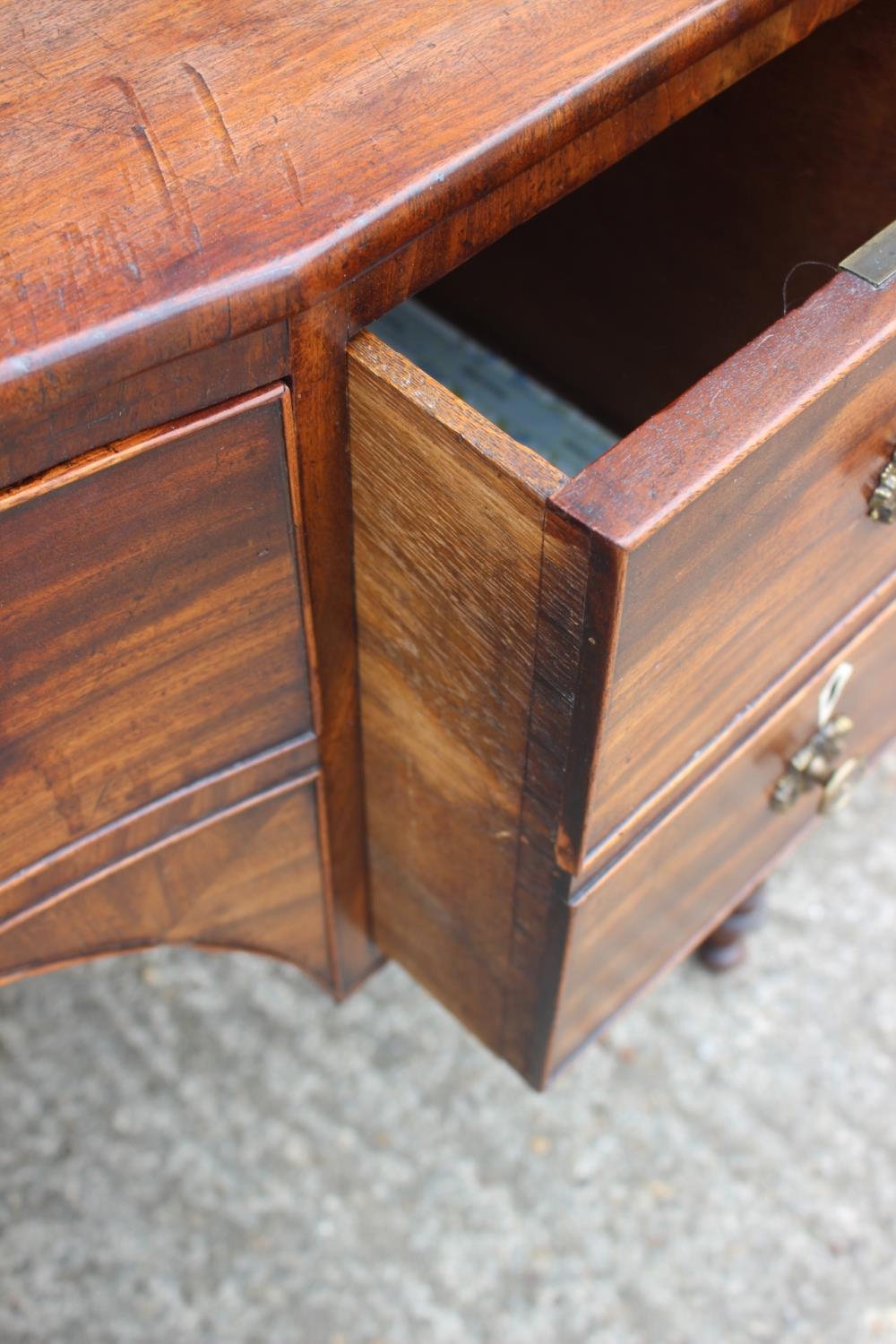 A George III mahogany inverse breakfront sideboard/dressing table, fitted five drawers with brass - Image 2 of 4