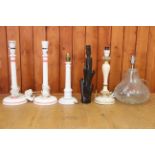 A glass crackle effect bulbous table lamp, 11 3/4" high overall, a pair of painted table lamps and