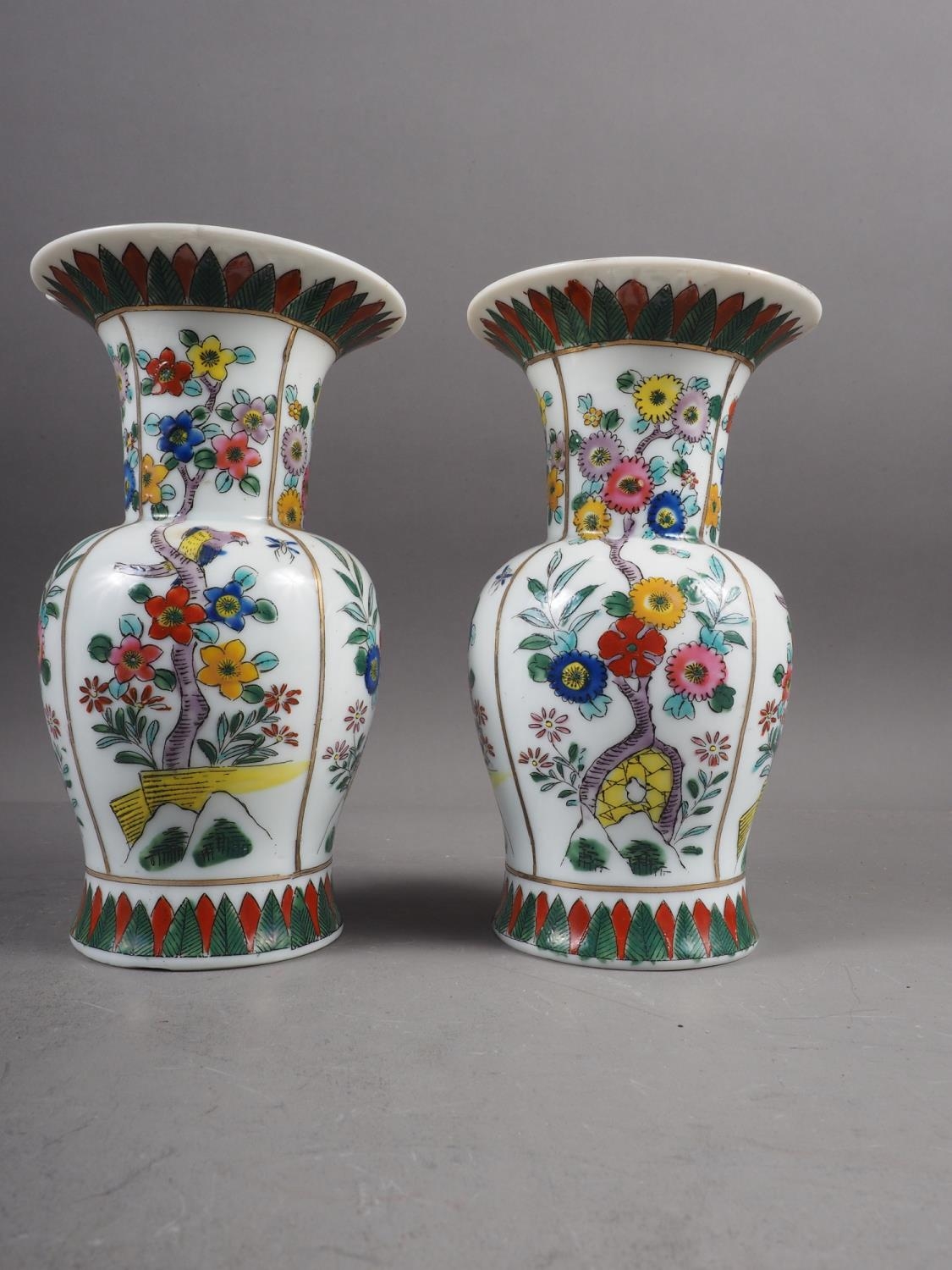 A pair of contemporary Chinese vases, a famille rose shaped edge plate and other items (damages) - Image 23 of 50