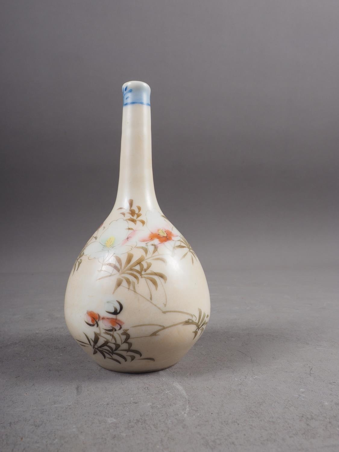 A pair of contemporary Chinese vases, a famille rose shaped edge plate and other items (damages) - Image 38 of 50