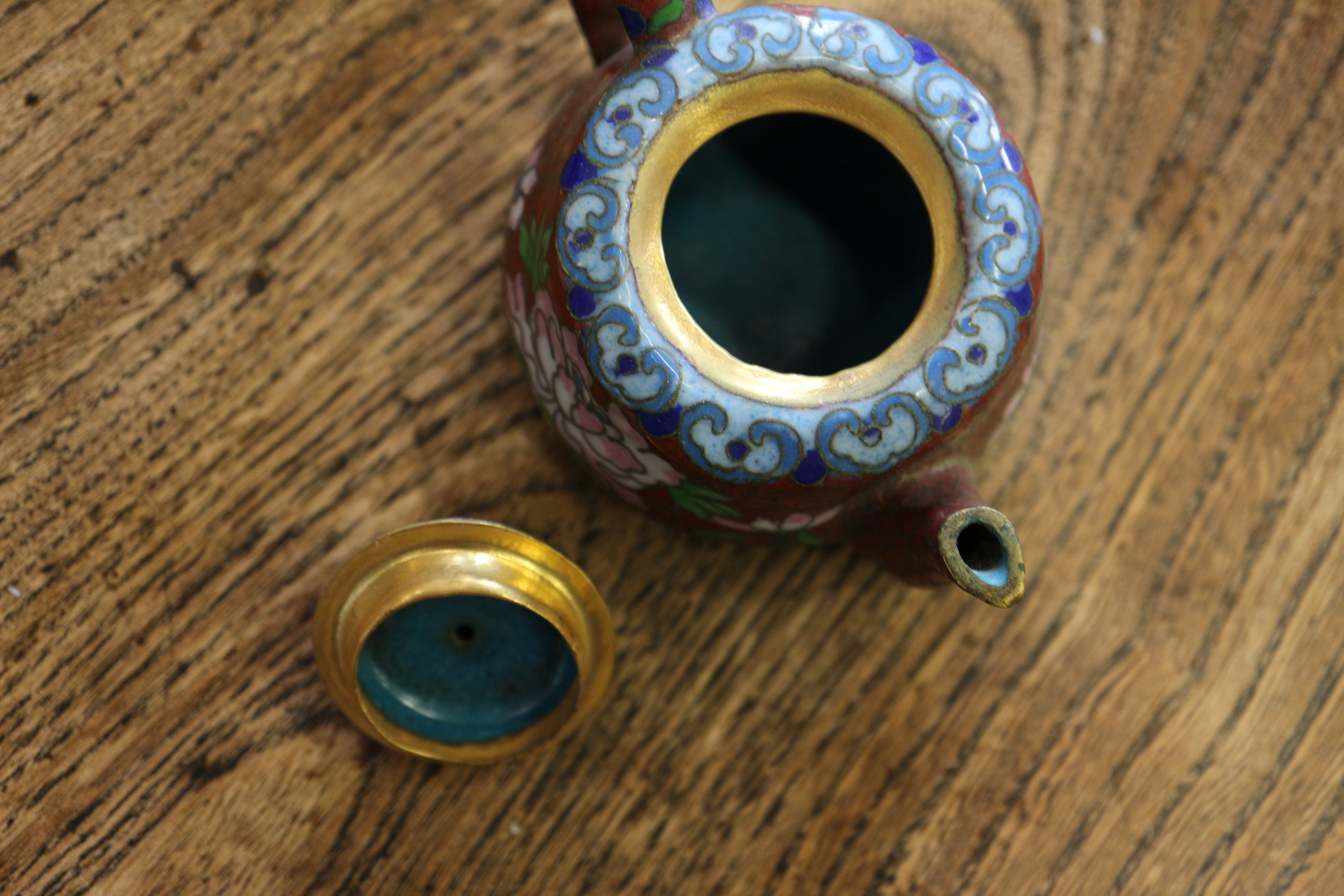 A Chinese cloisonne bulbous bottle neck vase with floral and scrolled designs on a blue ground, 8" - Image 8 of 18