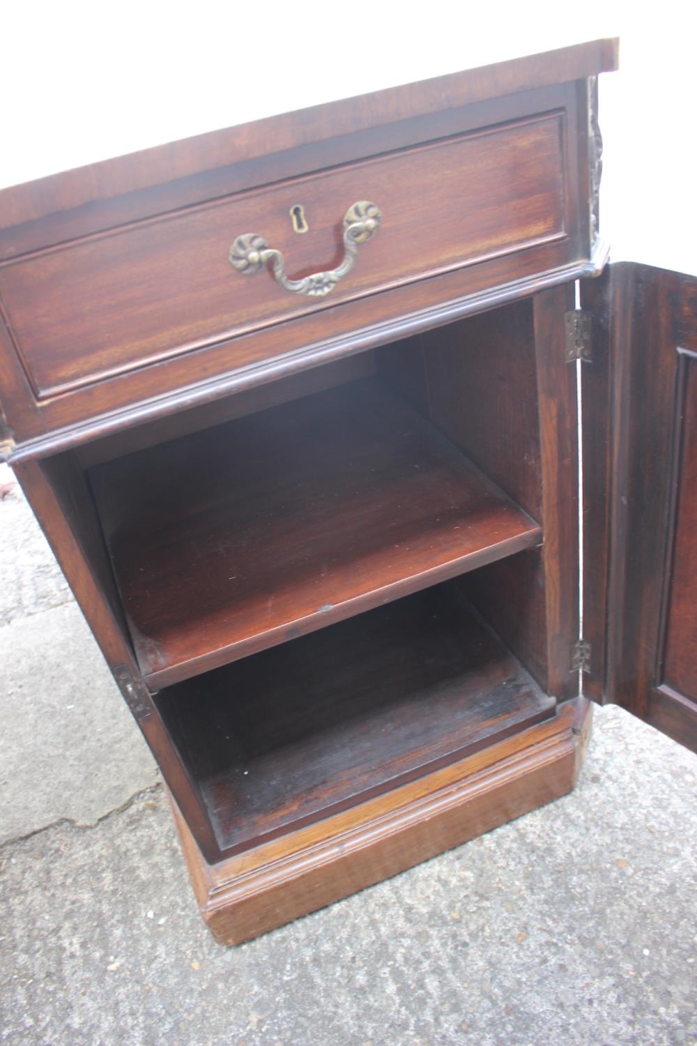 A partners early 20th century mahogany double pedestal desk with tooled lined leather top, inverse - Image 7 of 16