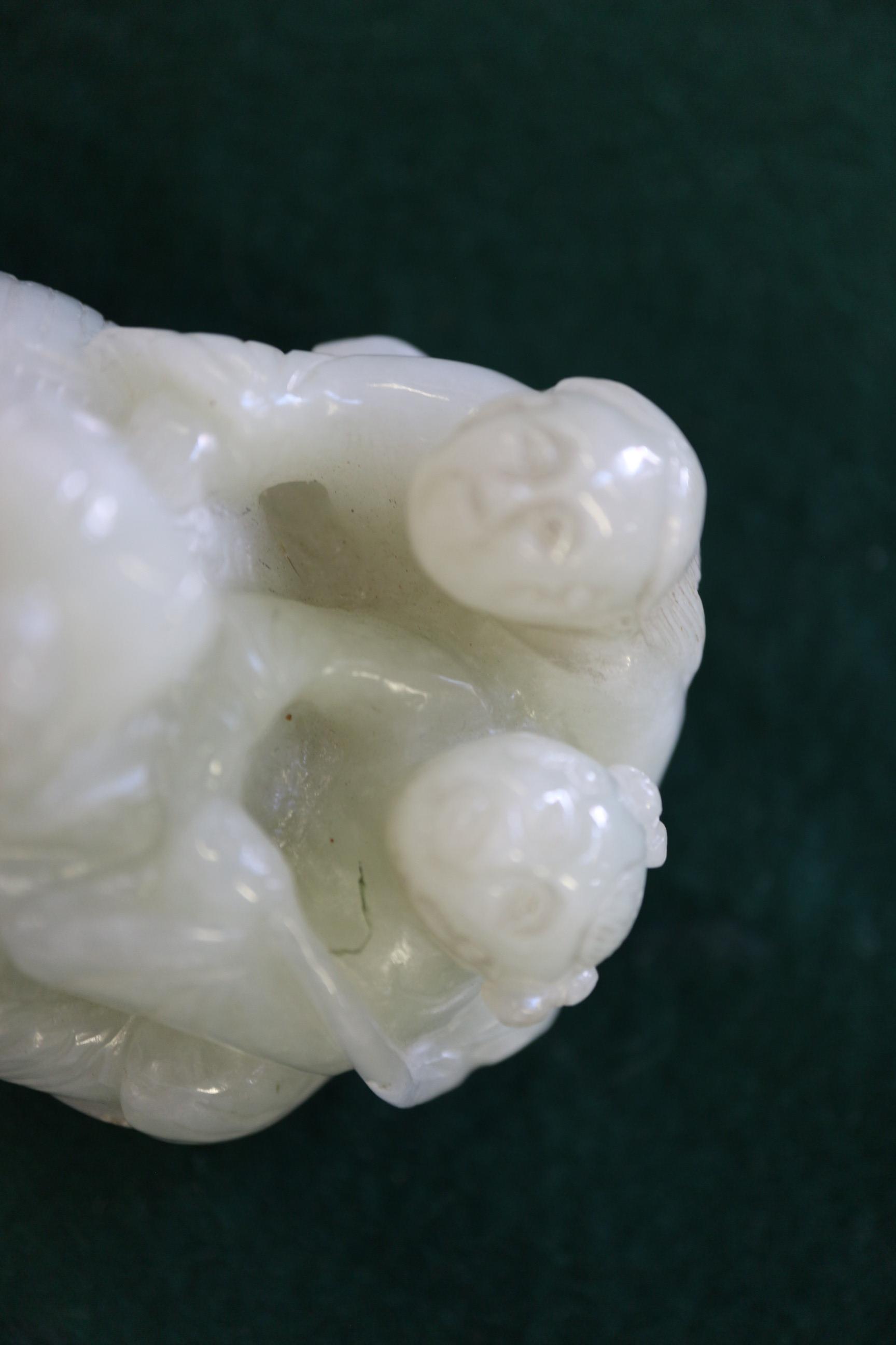 A Chinese carved pale jade figure group, 2 1/2" high, on stand, in a hardwood hinged box - Image 5 of 8