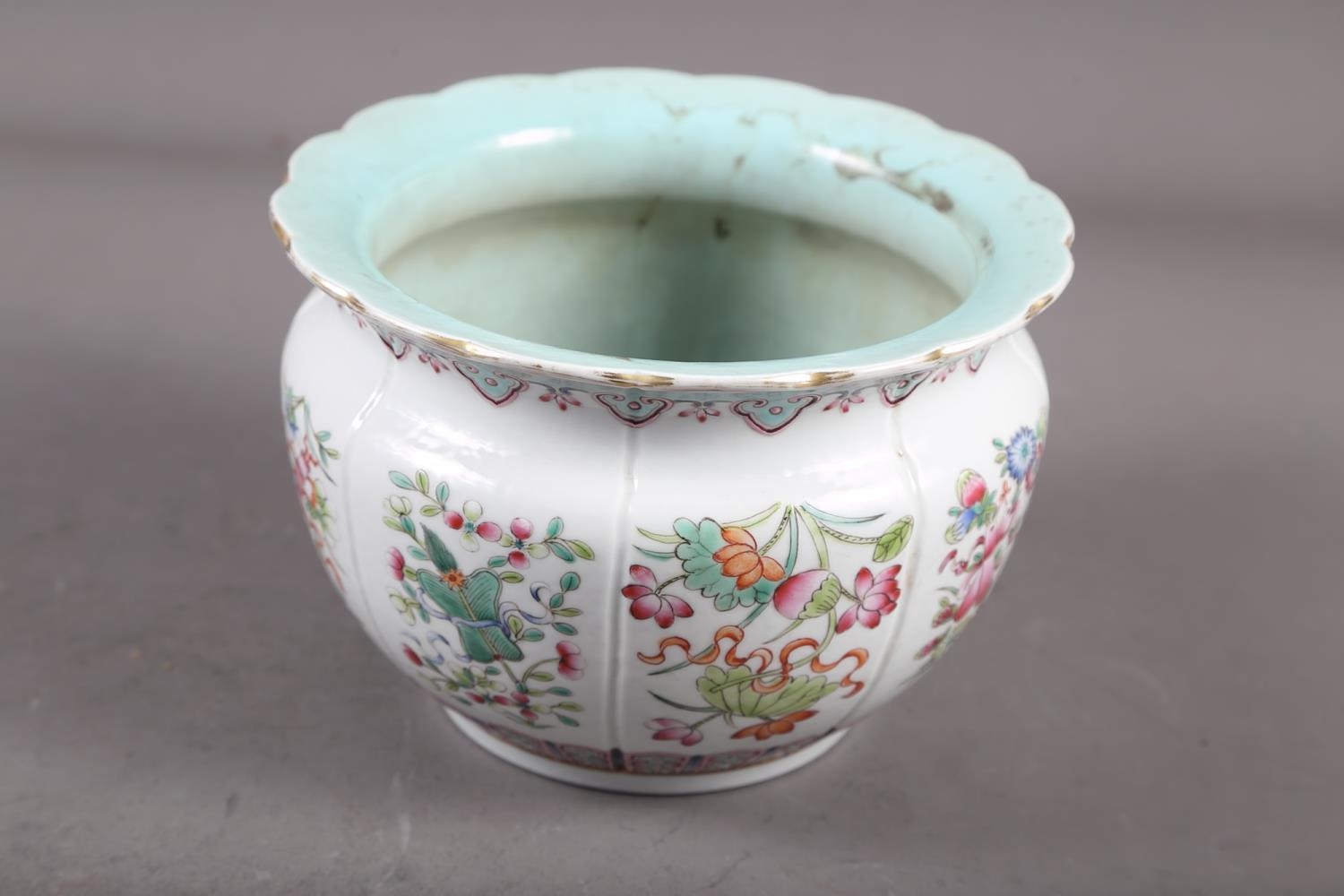 A Chinese famille rose jardiniere with panels of precious object and fruit decoration, 4" dia x 4 - Image 11 of 12