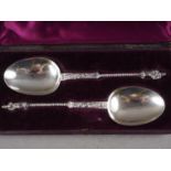 A pair of Dutch silver apostle spoons, in fitted case, 3.6oz troy approx