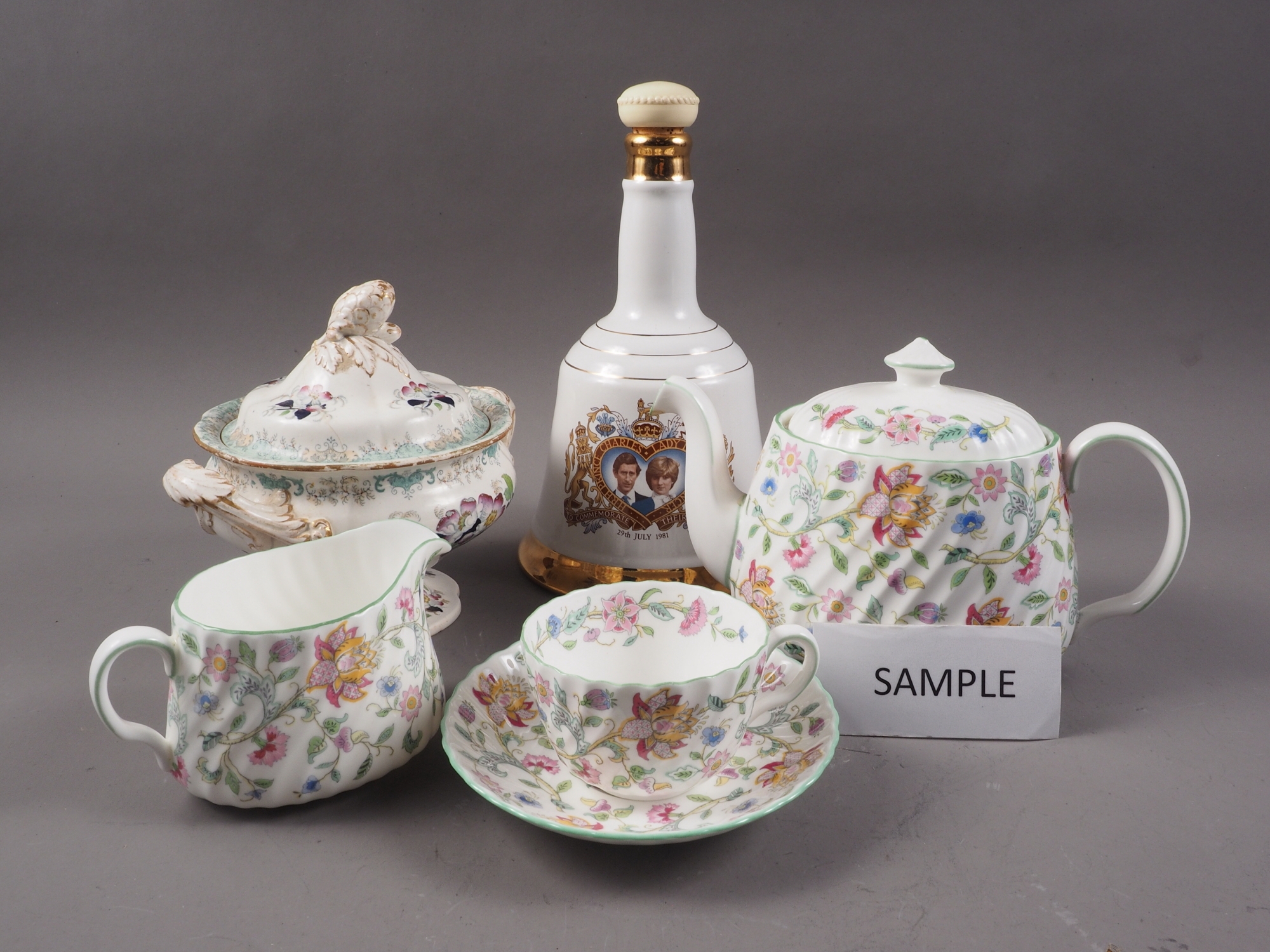 A Minton "Haddon Hall" pattern part teaset and other items