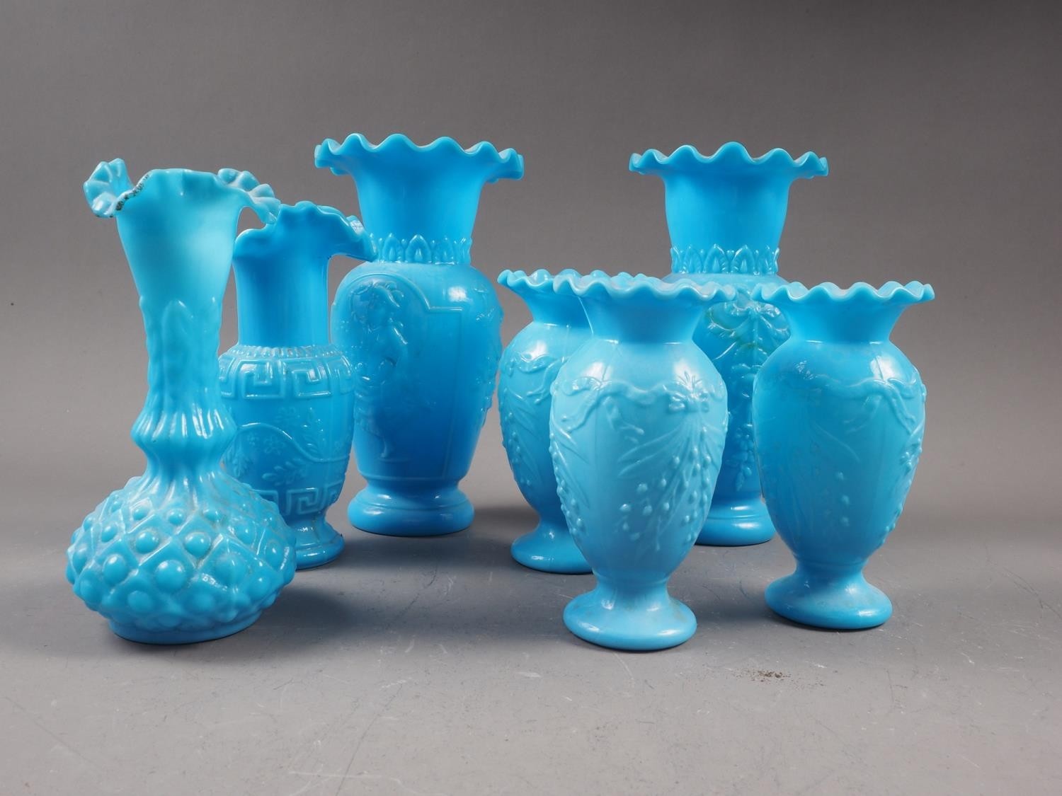 Two pairs of blue glass dishes with shaped rims, 8 3/4" dia, six other similar dishes and bowls, a - Image 3 of 4
