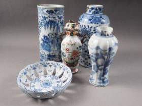 A Chinese porcelain blue and white cylinder vase, 10" high, a Chinese porcelain blue and white