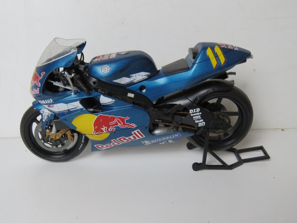 A quantity of five scale model racing bikes inc Suzuki, Honda and Yamaha. - Image 4 of 6