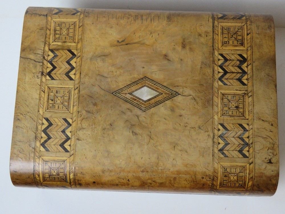 An antique walnut stationery box having inlaid mother of pearl and boxwood to front and lid - Image 3 of 3