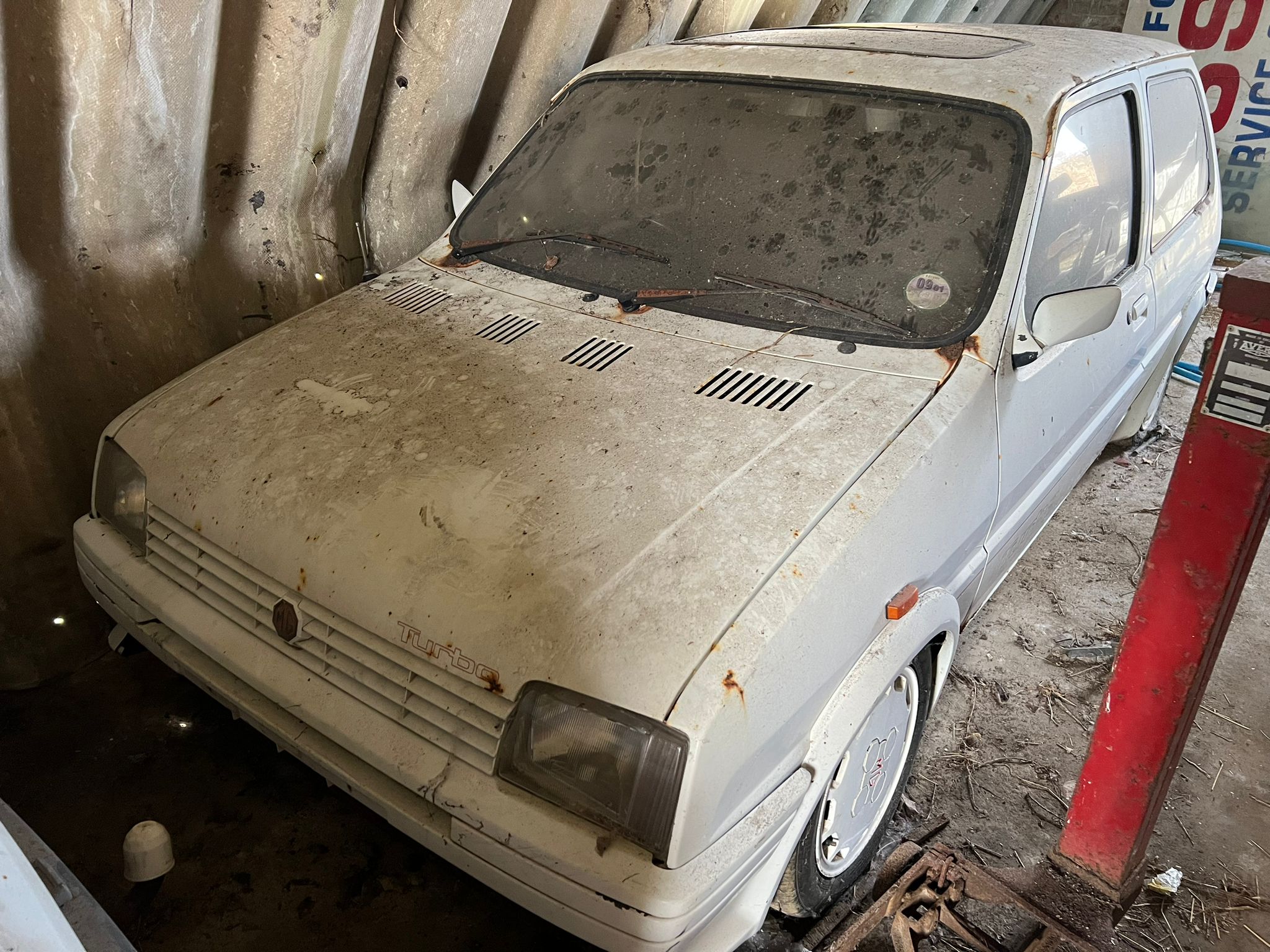 A Rover Metro Turbo Barn find with engine & V5 plus two Rover Metro donor shells. - Image 9 of 29
