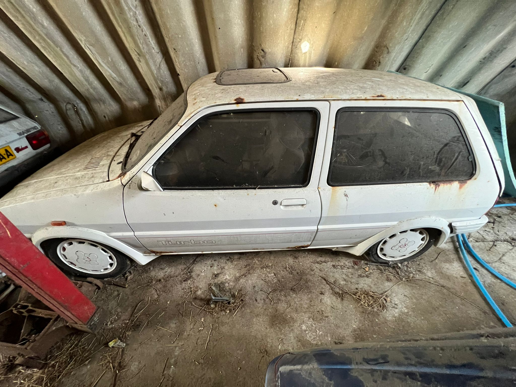 A Rover Metro Turbo Barn find with engine & V5 plus two Rover Metro donor shells. - Image 8 of 29