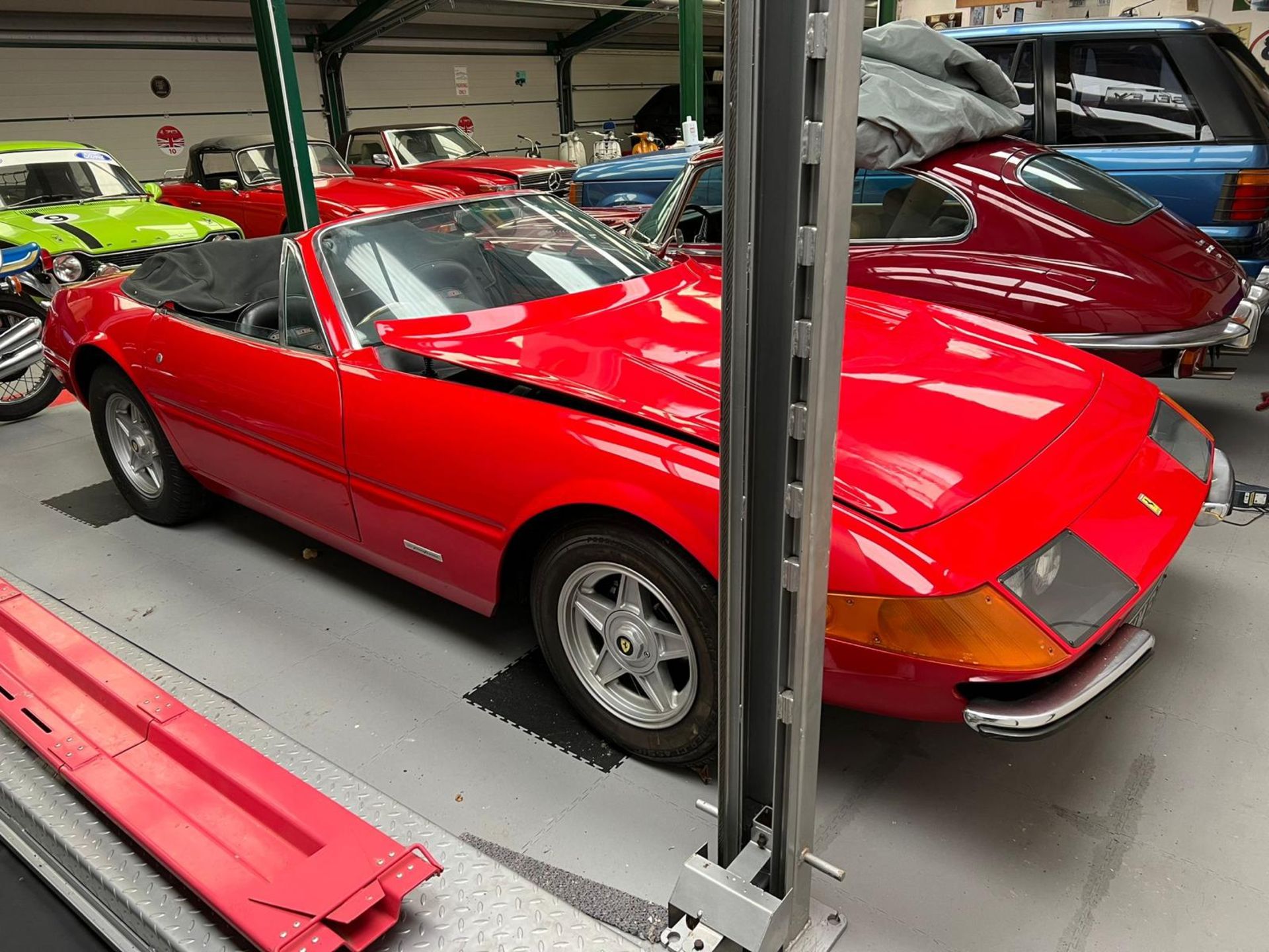 Southern Roadcraft 5.3L Daytona V12 Spyder - Ferrari Recreation - Image 2 of 26