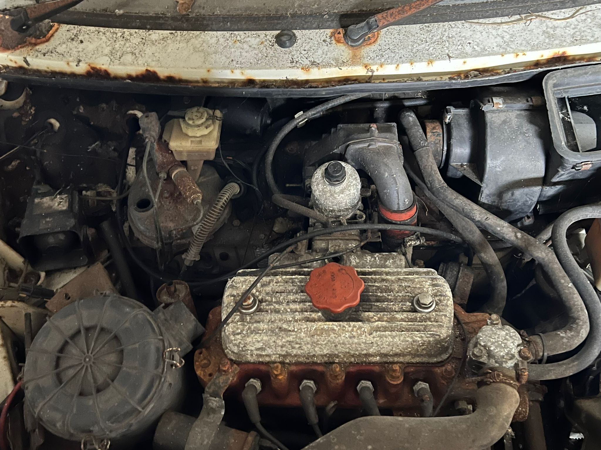 A Rover Metro Turbo Barn find with engine & V5 plus two Rover Metro donor shells. - Image 14 of 29