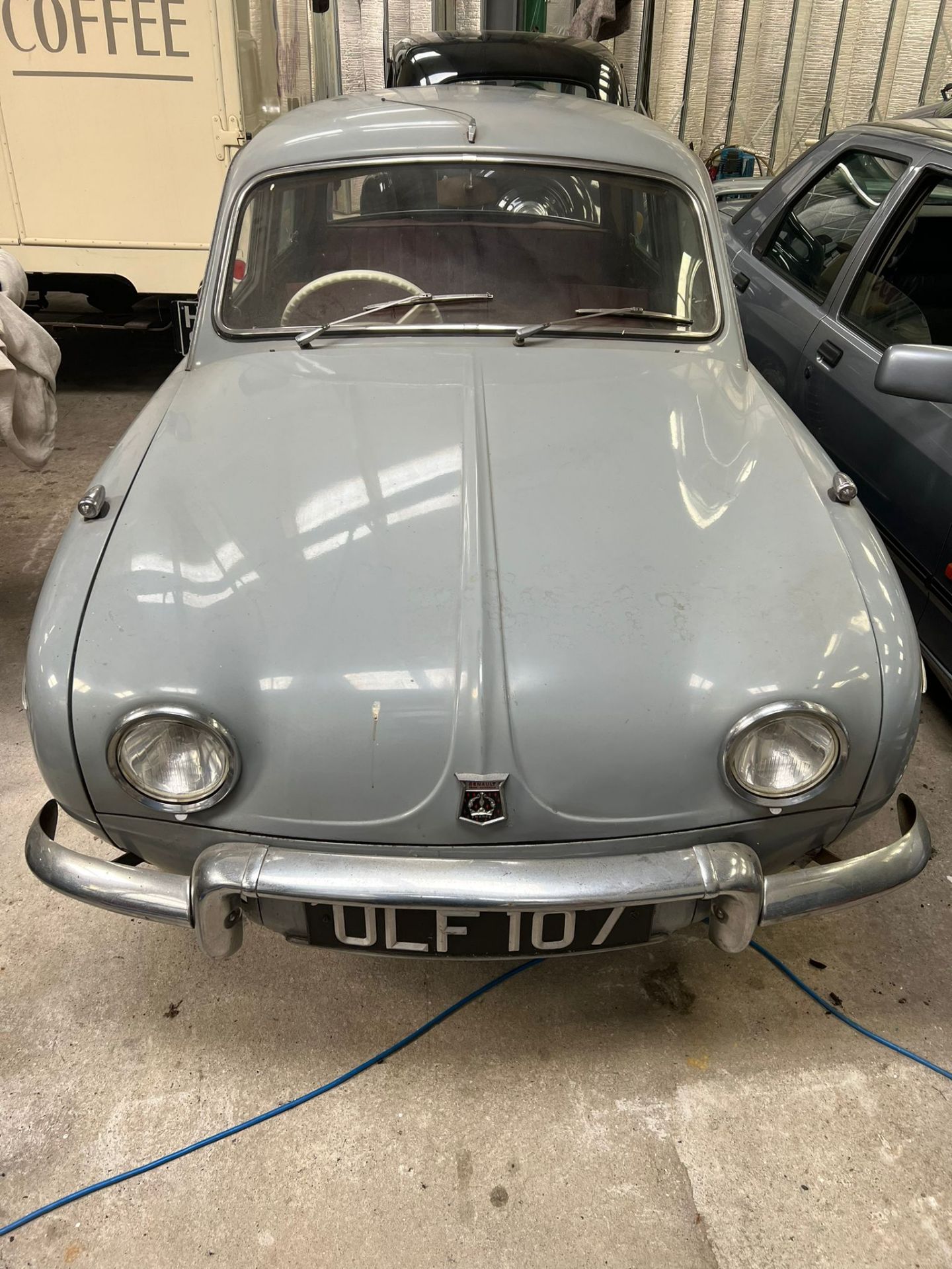 Renault Dauphine 1957 - Bild 2 aus 20