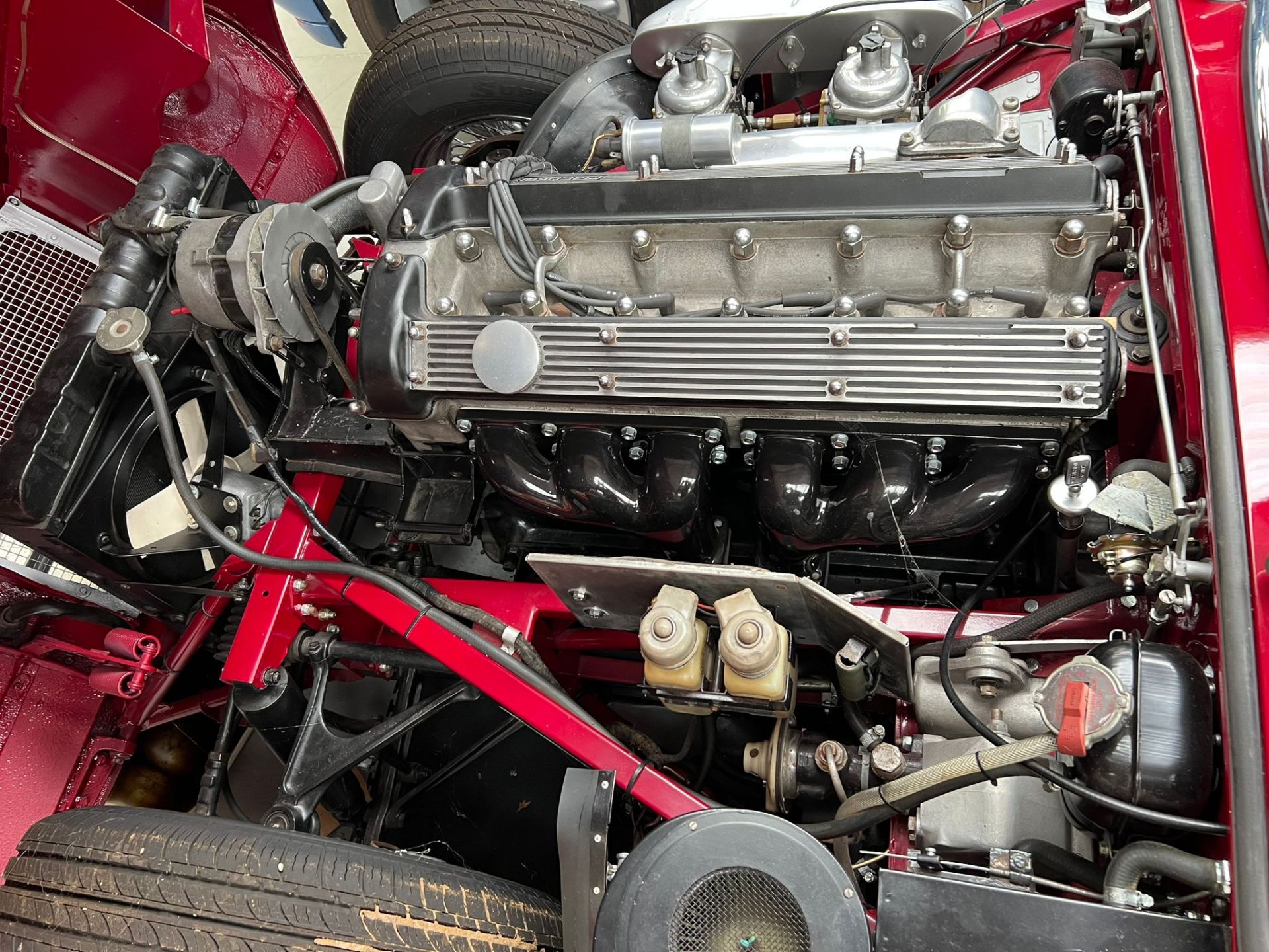 Jaguar E-Type fixed head 2+2 coupe 4.2E 1969 - Image 17 of 24